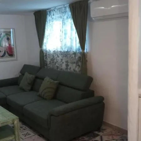 Apartment Corner *